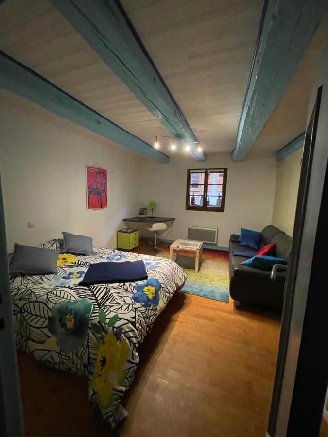 Les Epicuriens Du Rempart Apartment Егишем Екстериор снимка