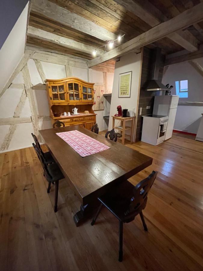 Les Epicuriens Du Rempart Apartment Егишем Екстериор снимка