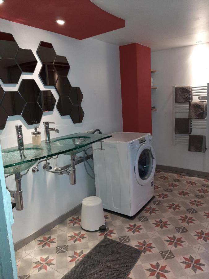 Les Epicuriens Du Rempart Apartment Егишем Екстериор снимка